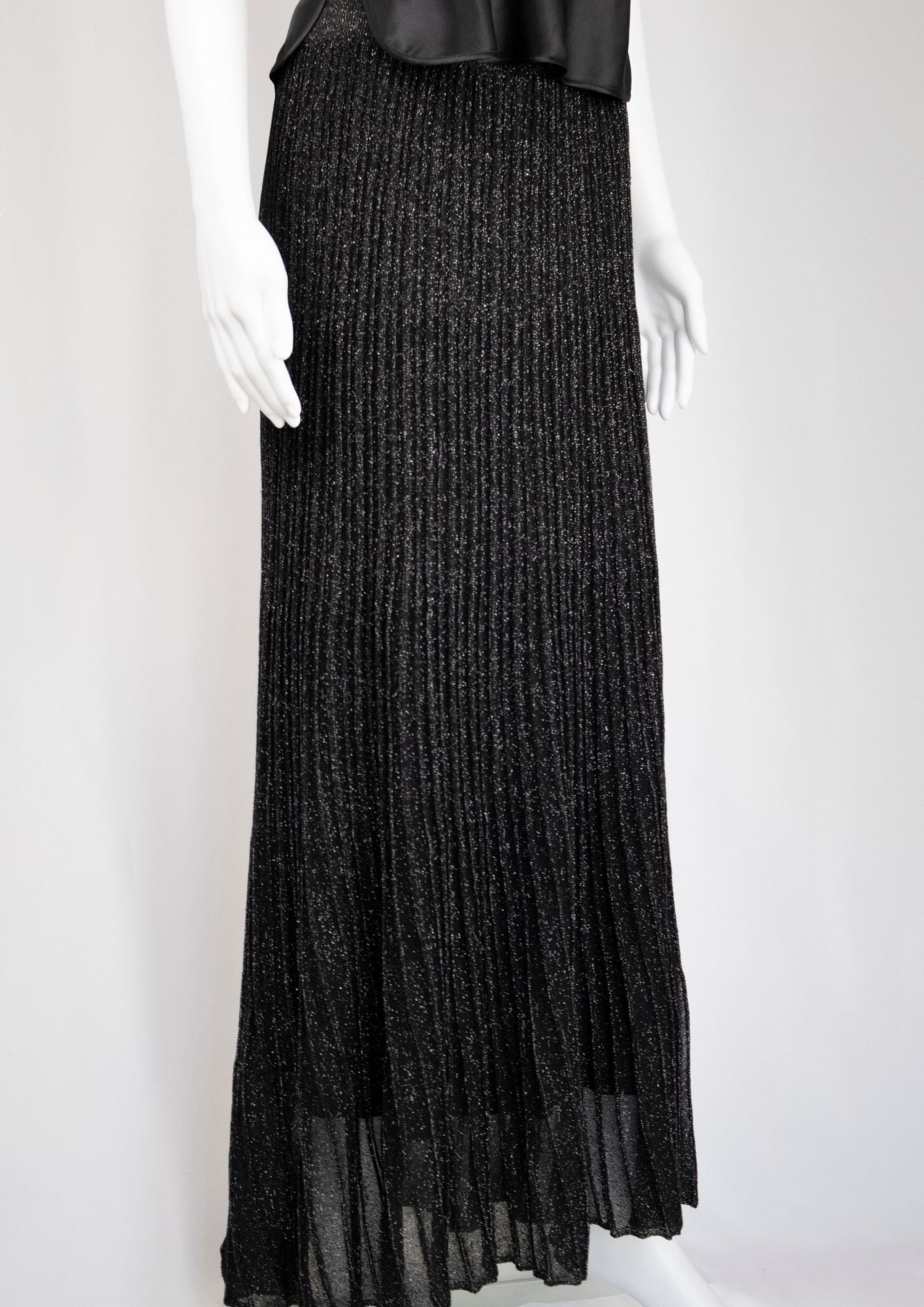 Vezavena Black Shimmery Skirt - Reloved - Timeless Styles