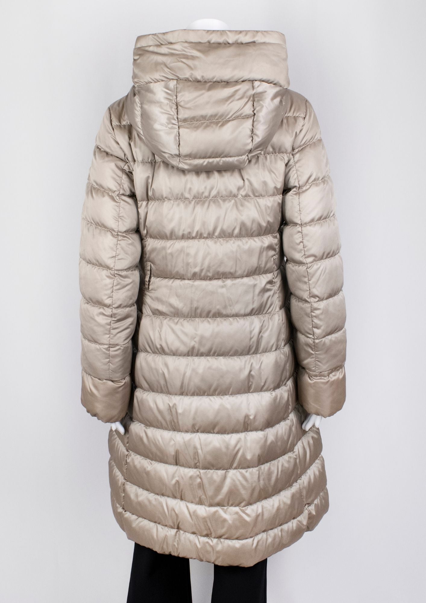 Max Mara Hooded Puffer Jacket - Reloved - Timeless Styles