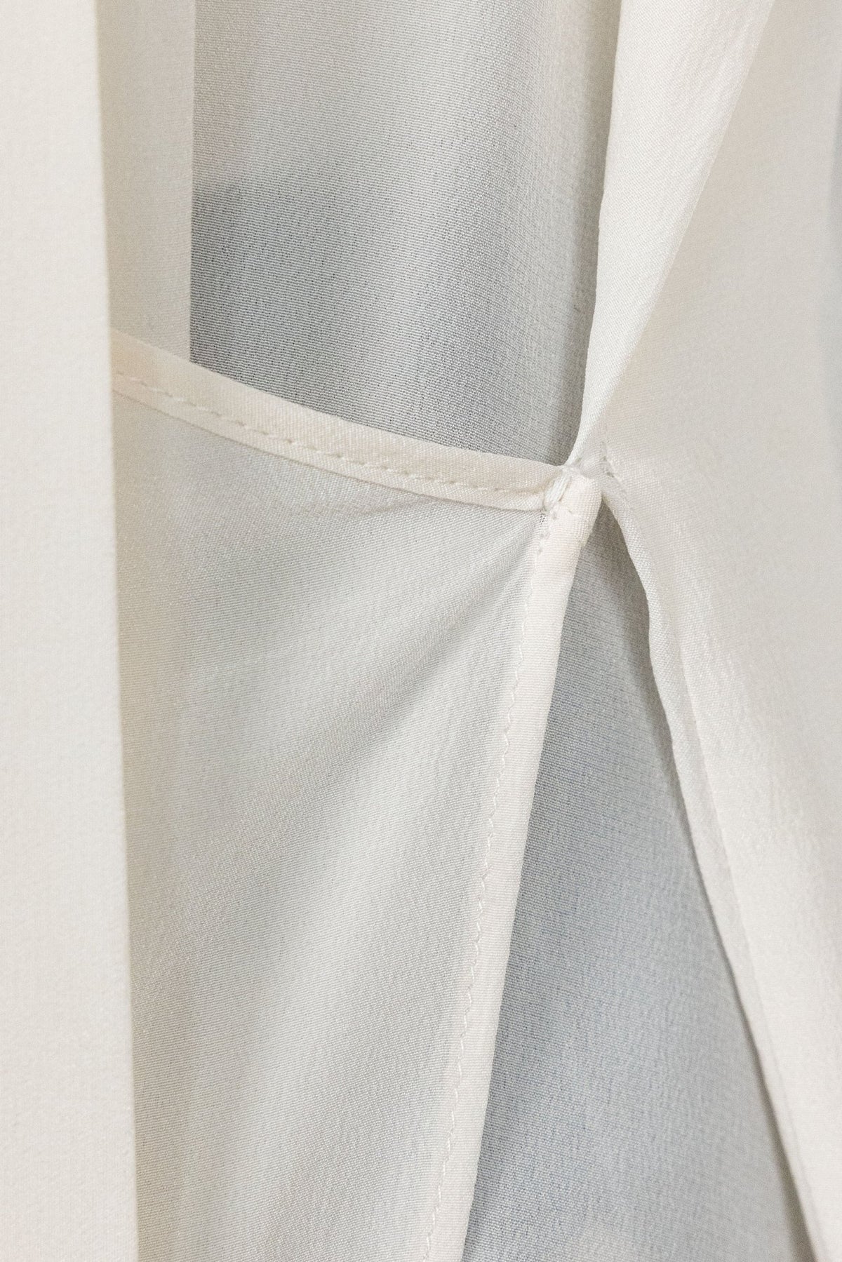 Sportsmax Off-White Silk Top - Reloved - Evening and Occasion Wear